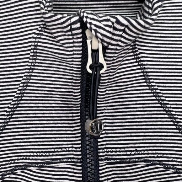 Lululemon Forme Jacket Size 6 - Picture 10 of 15